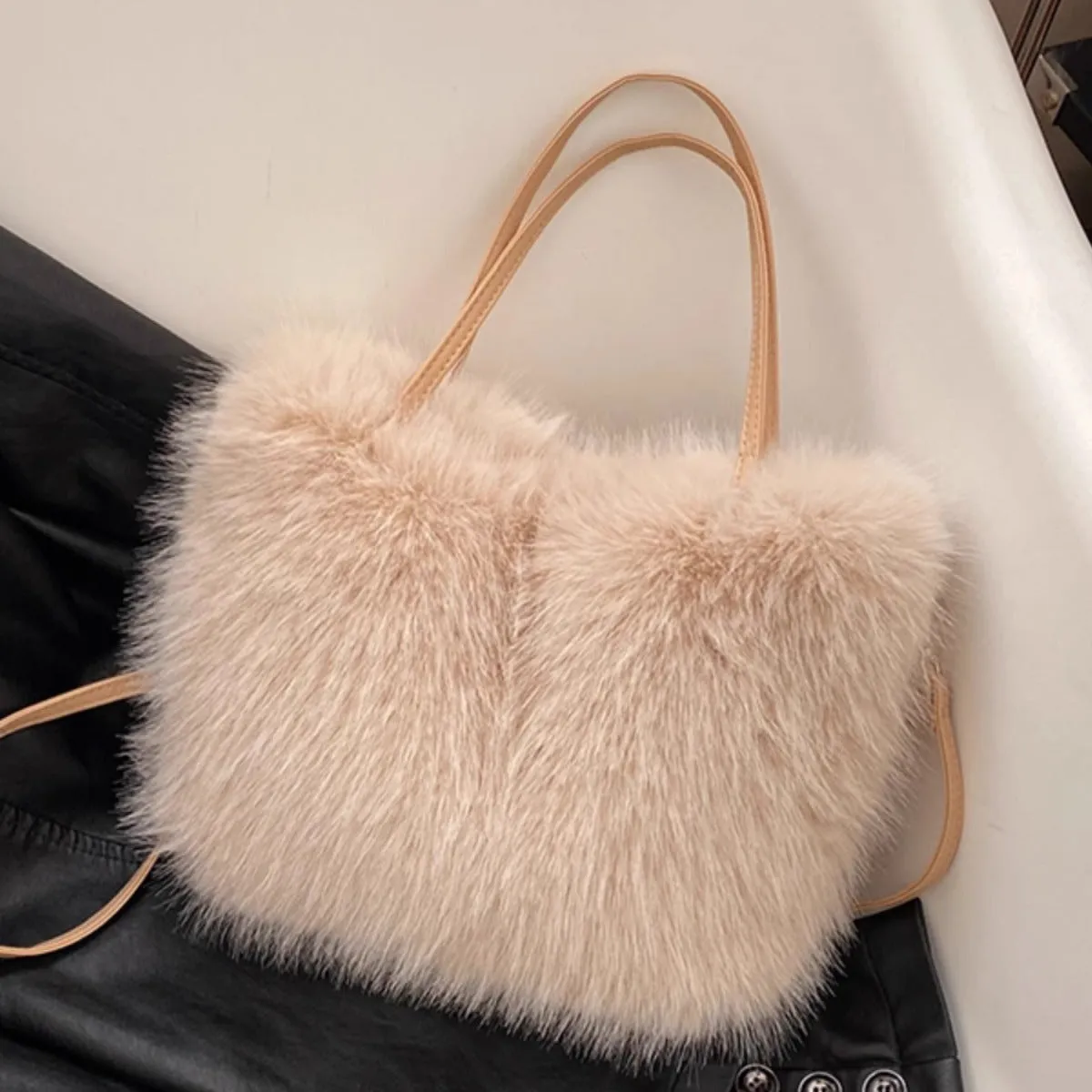 Furry Portable And Fashion Pearl Crossbody Bag