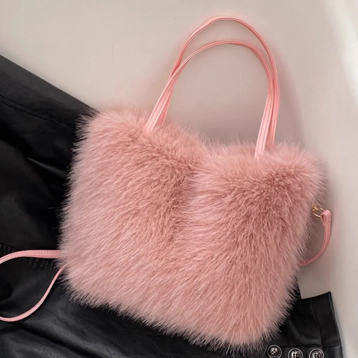 Furry Portable And Fashion Pearl Crossbody Bag
